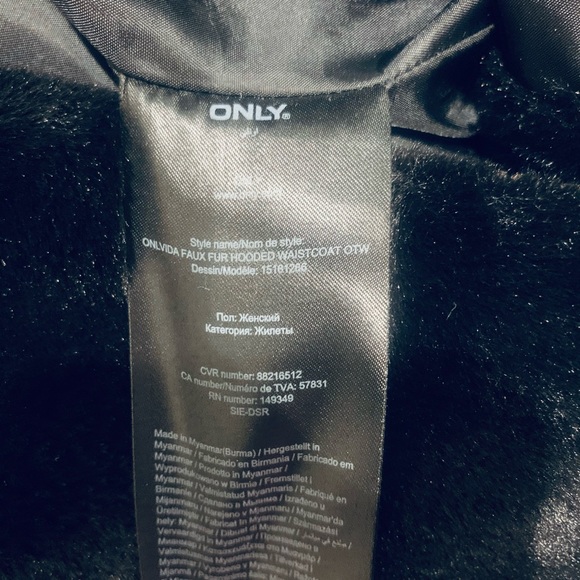 ONLY Faux Fur Hooded Waistcoat - Picture 5 of 10